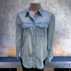 Chico’s light wash‎ denim shirt shacket Chicos Size 1
